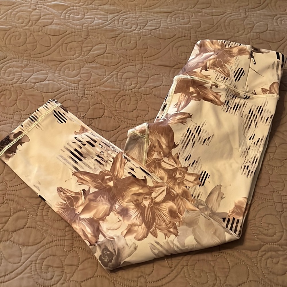 Calia Floral Capri Leggings